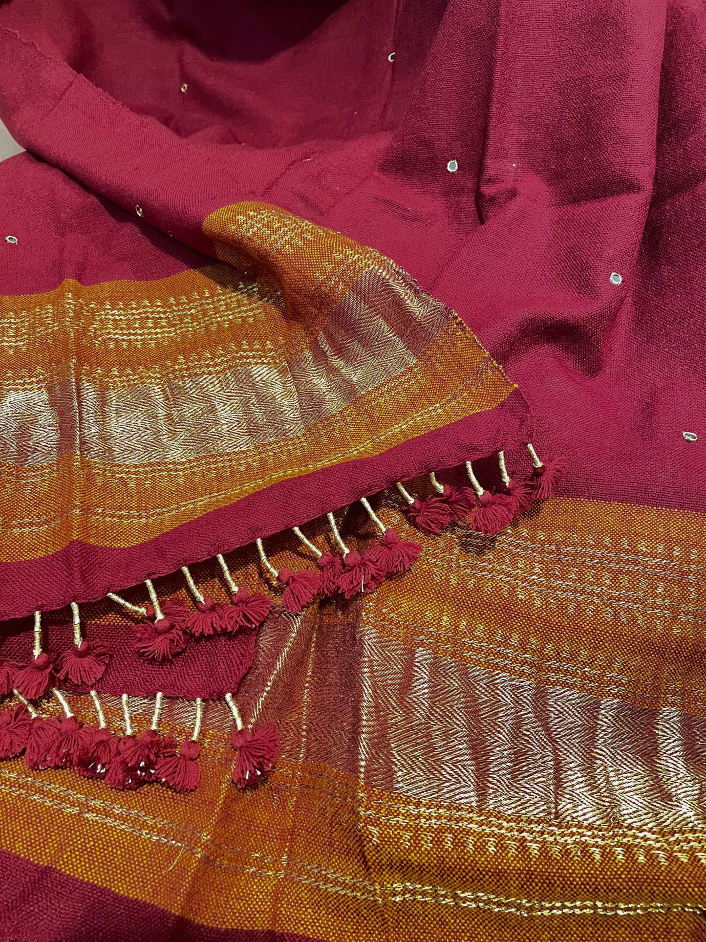 MAROON BHUJODI SHAWL WITH GOLDEN YELLOW ZARI PALLU