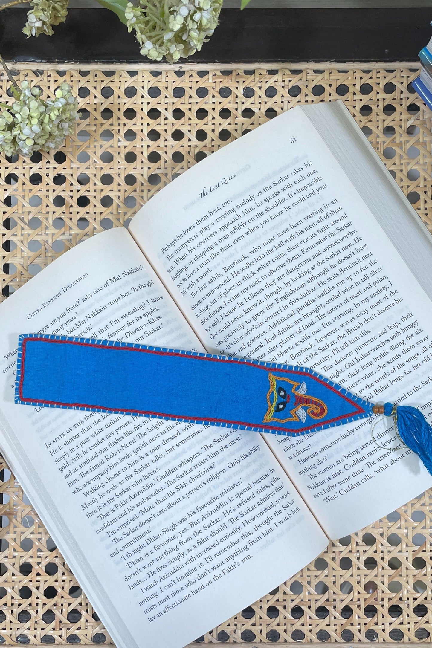 Bookish Jumbo (Bookmark)