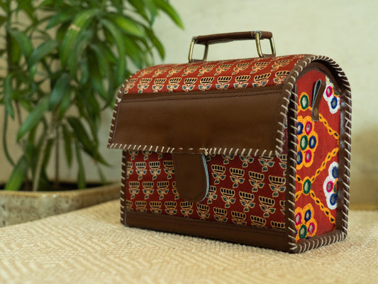 HAND-BLOOMED BOX BAG