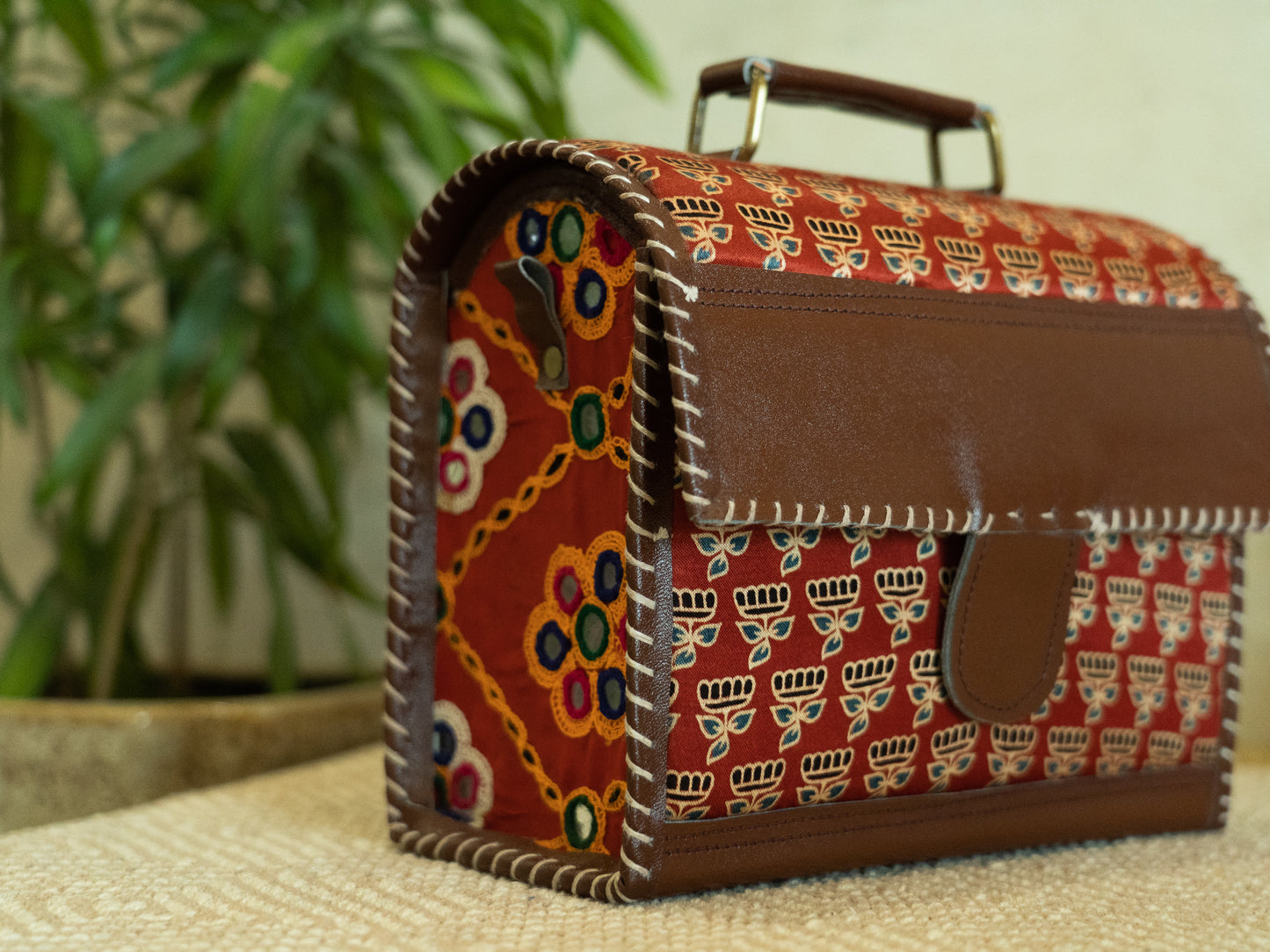 HAND-BLOOMED BOX BAG
