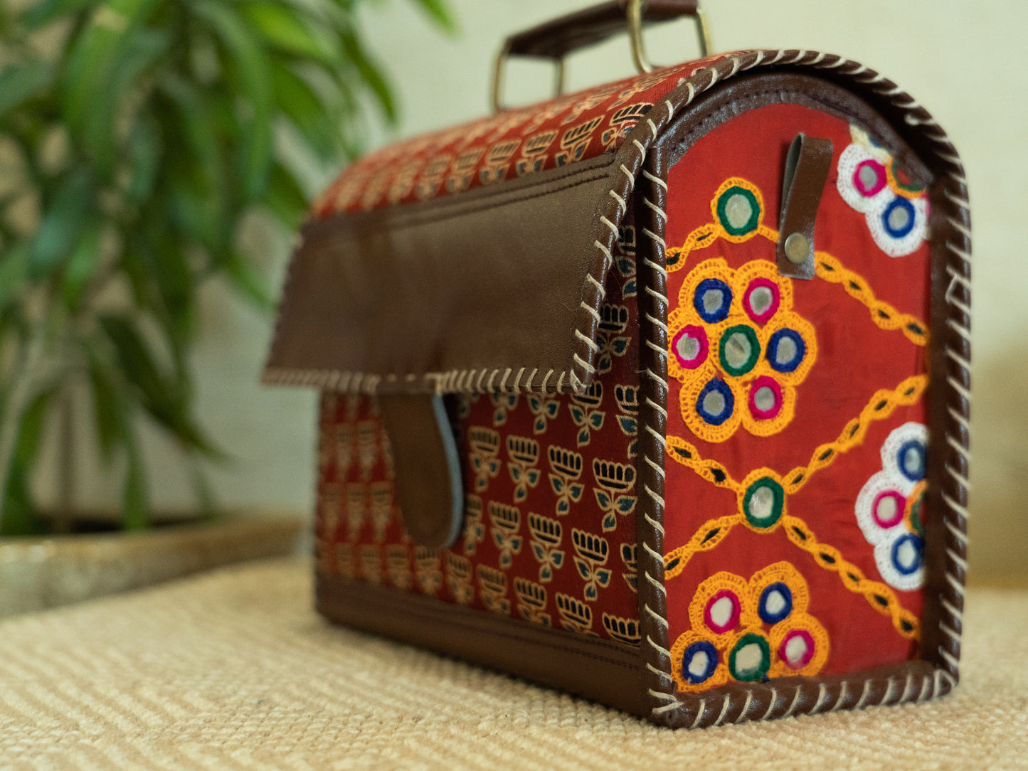 HAND-BLOOMED BOX BAG