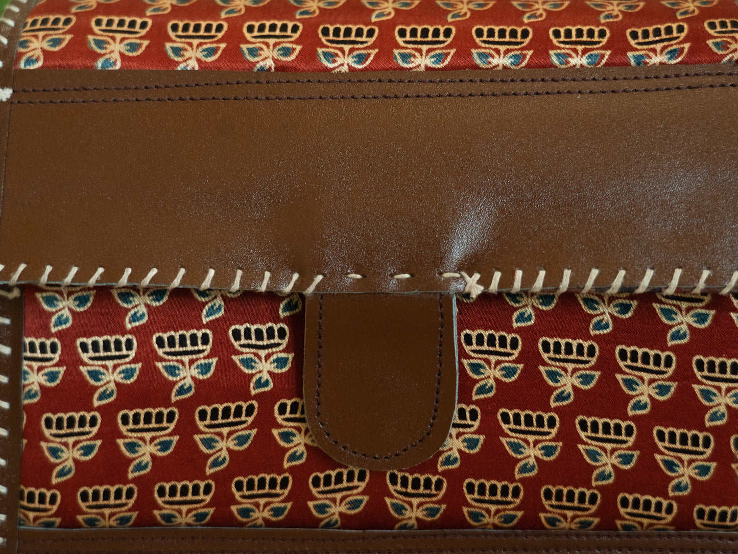 HAND-BLOOMED BOX BAG