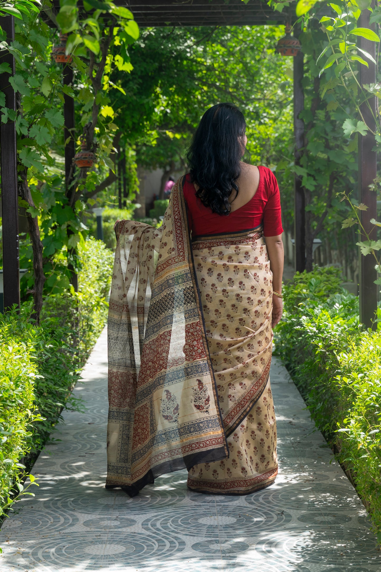 BEIGE-RED MOTIF BLOCK PRINT CHANDERI SARI