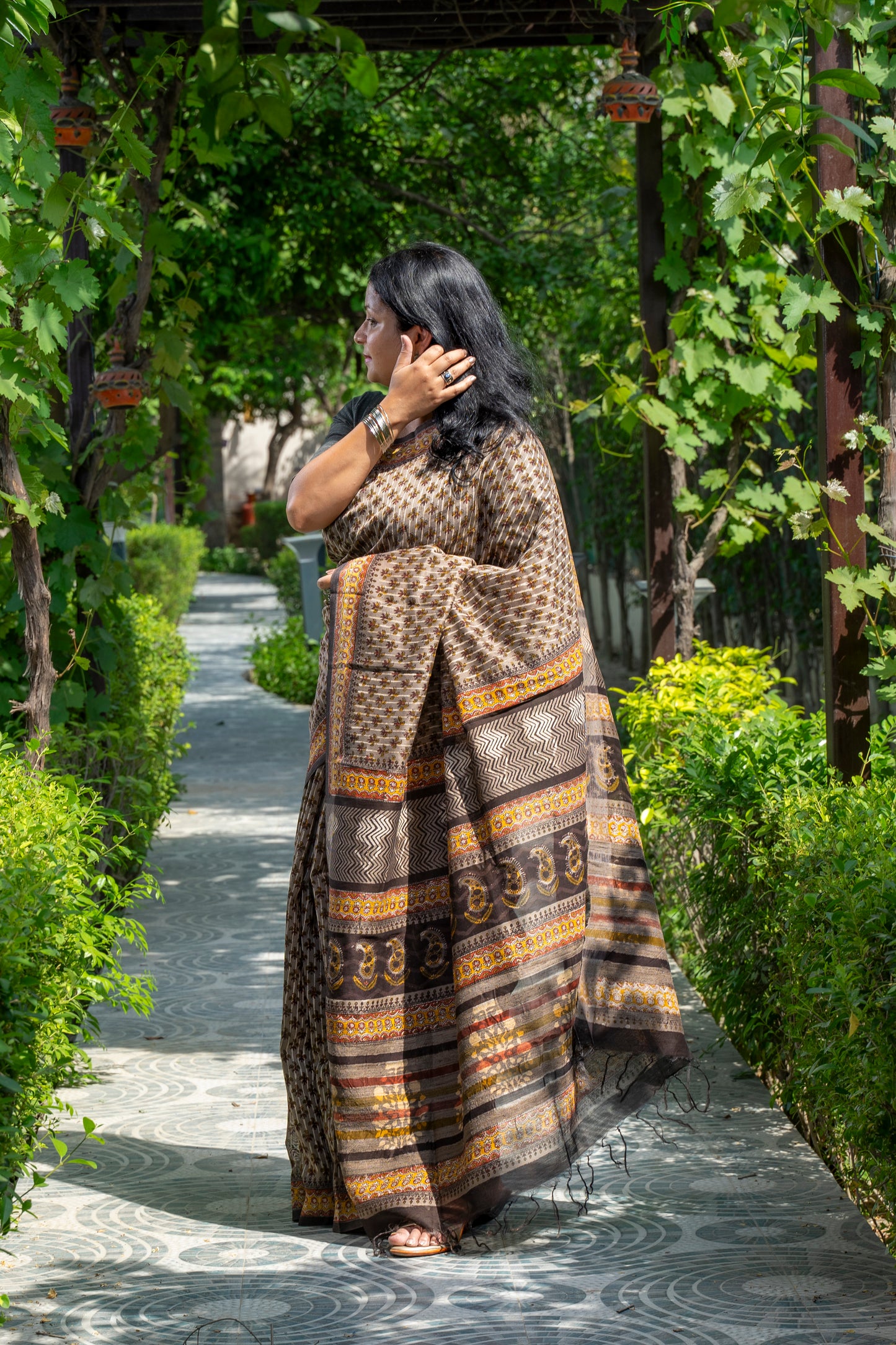LIGHT BROWN-MAROON FLOWER BLOCK PRINT CHANDERI SARI