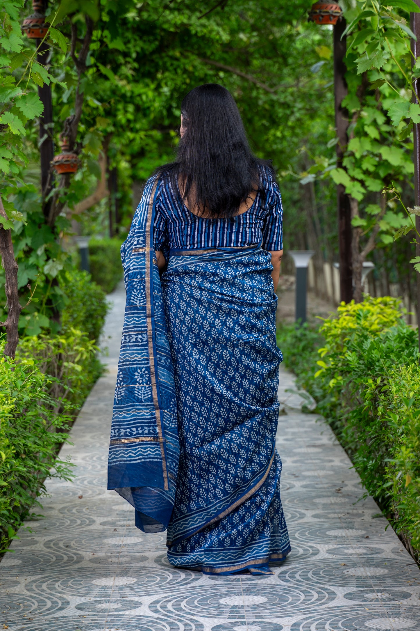 INDIGO WHITE MOTIF BLOCK PRINT CHANDERI SARI