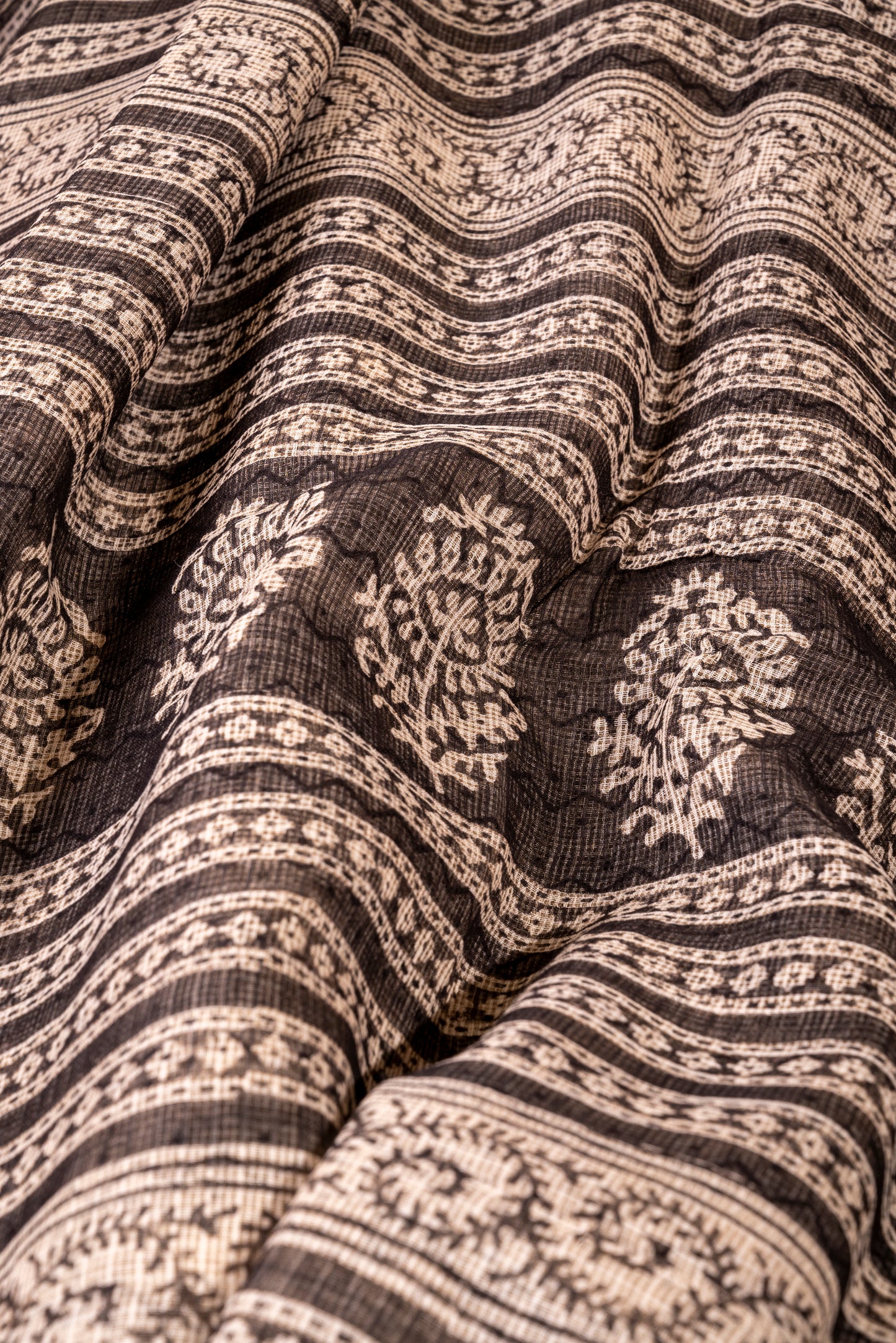 BLACK-WHITE FLORAL BLOCK PRINT KOTA DORIA SARI