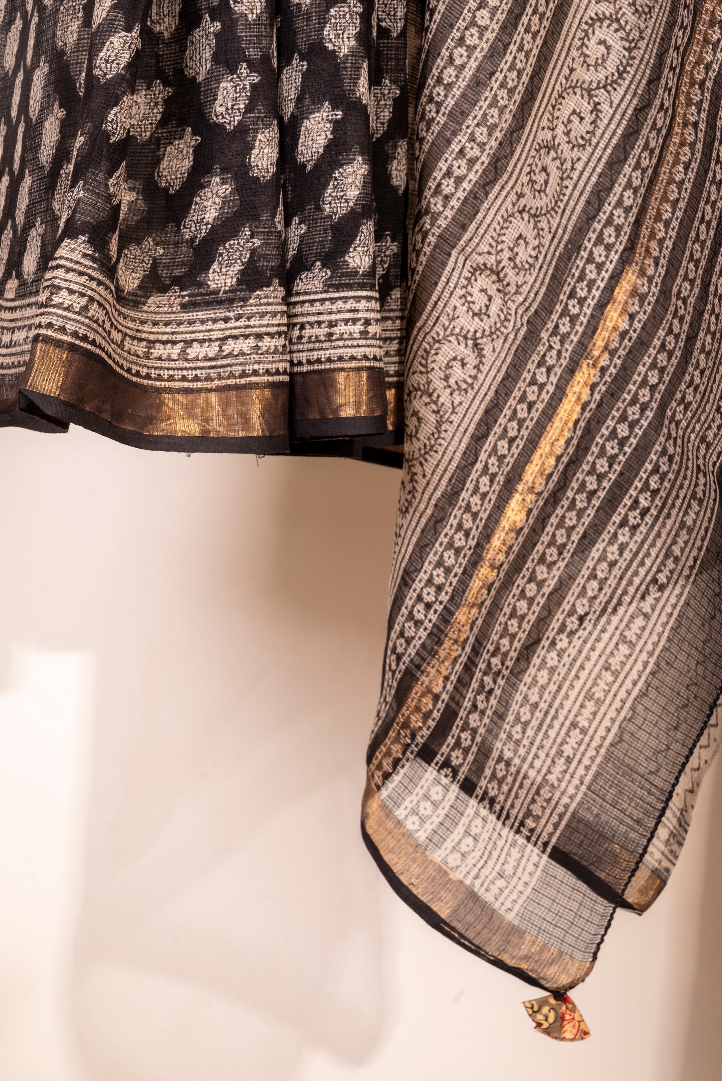 BLACK-WHITE FLORAL BLOCK PRINT KOTA DORIA SARI
