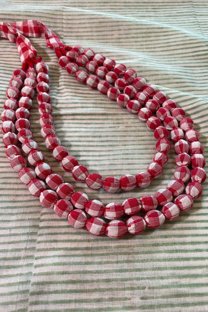 RED & WHITE 3-LAYERED NECK-PIECE