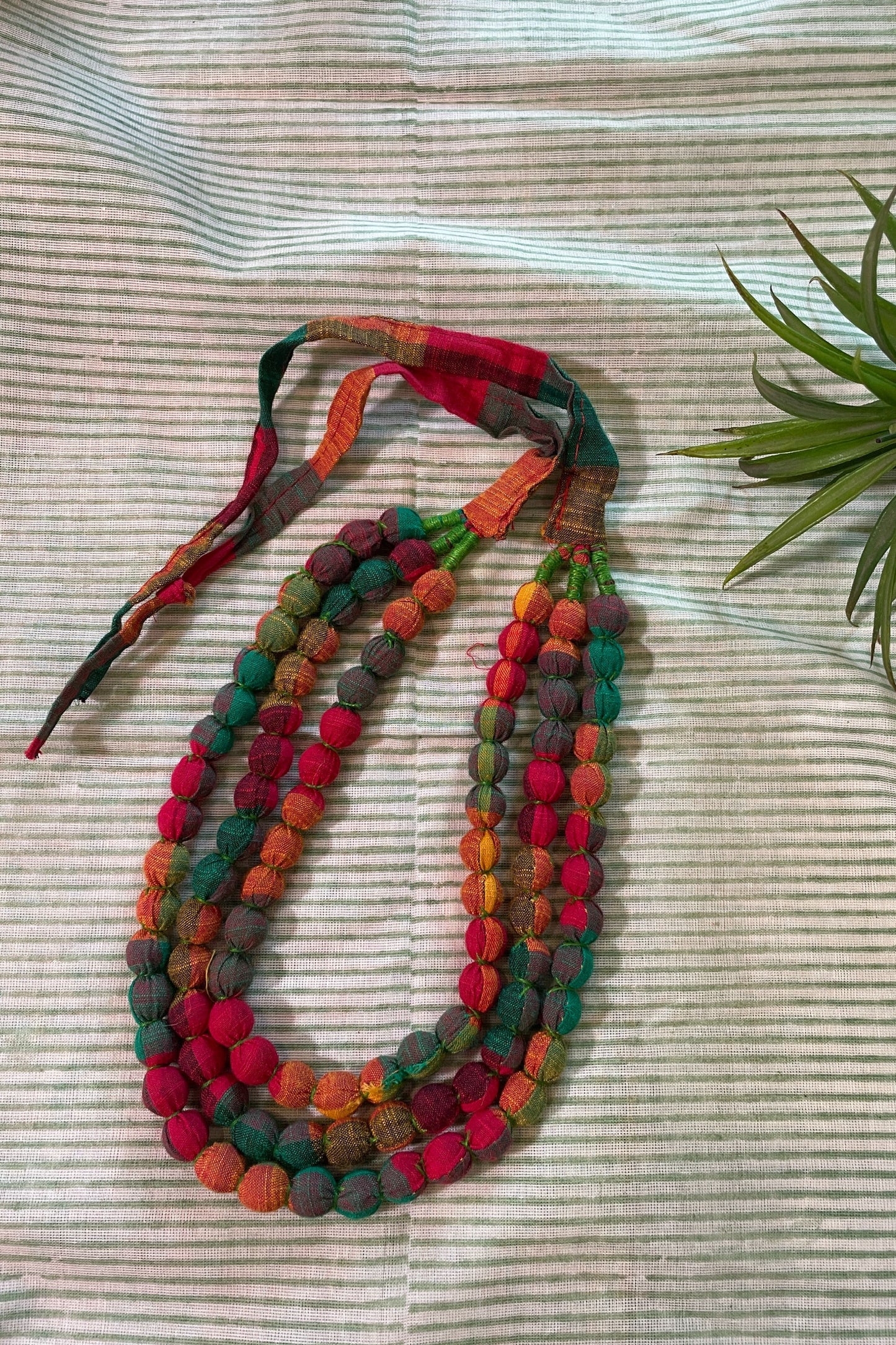MULTICOLOUR 3-LAYERED NECK-PIECE