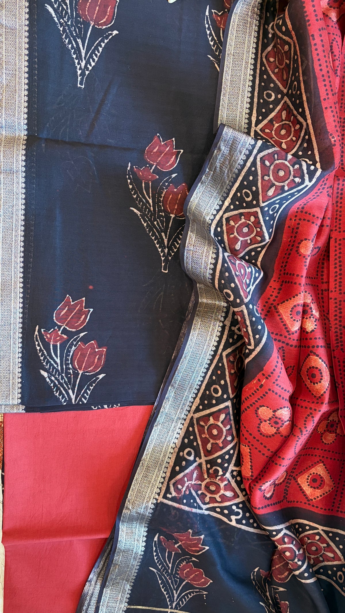 Black & Red Tulip Hand Print Suit