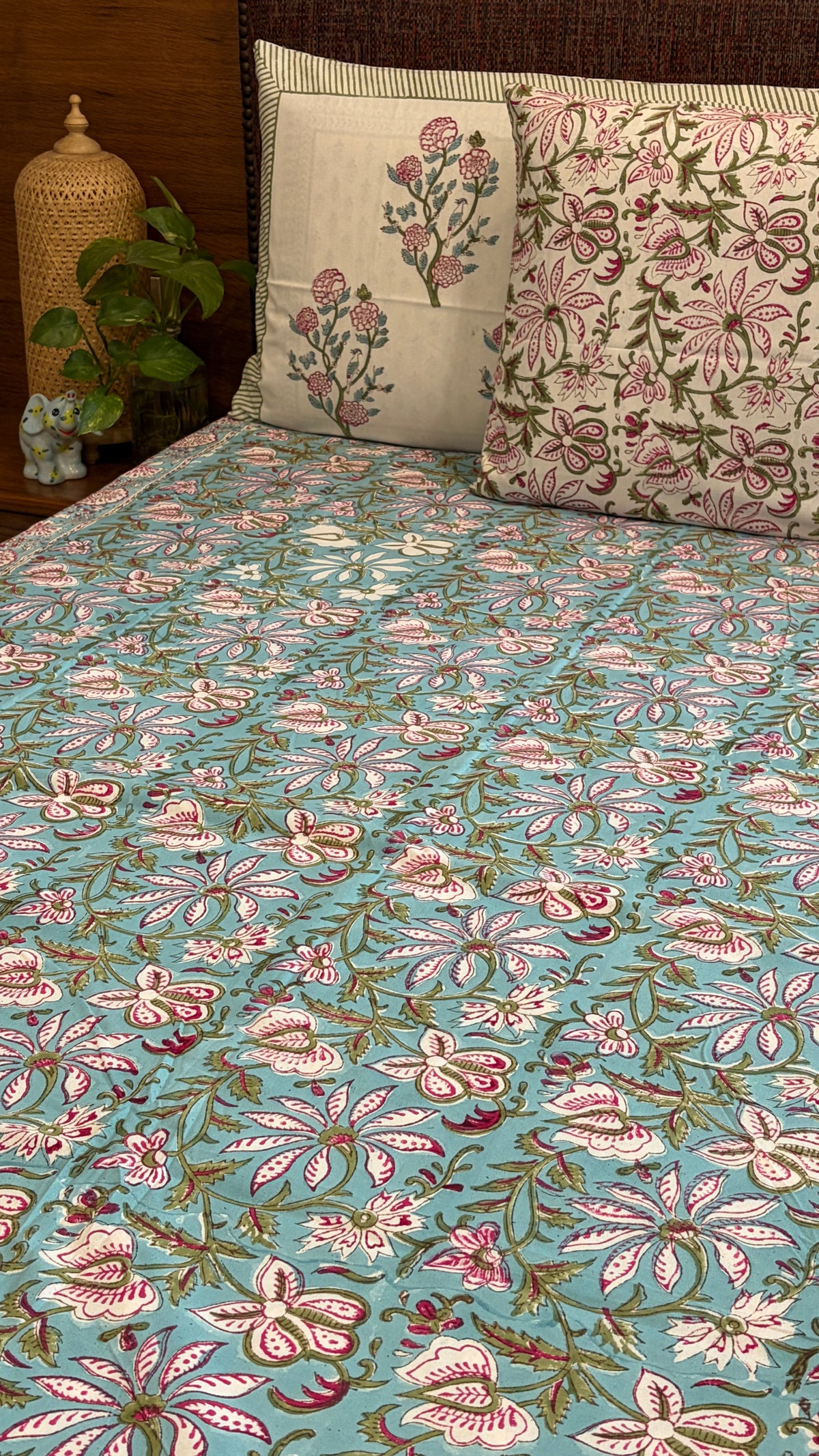 Turquoise Floral Jaal Bedsheet