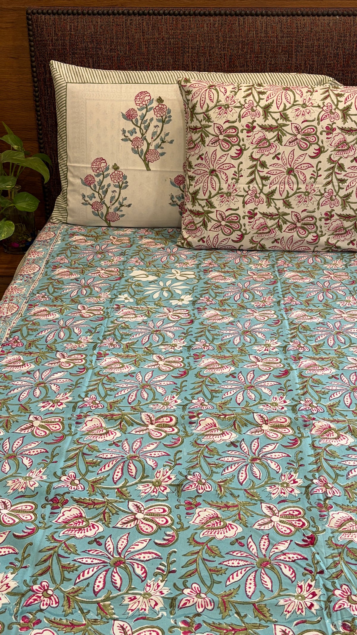 Turquoise Floral Jaal Bedsheet