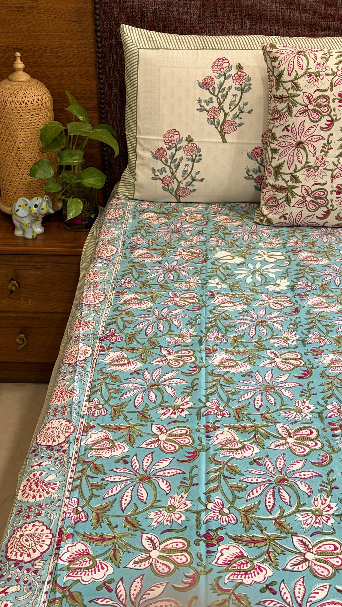 Turquoise Floral Jaal Bedsheet