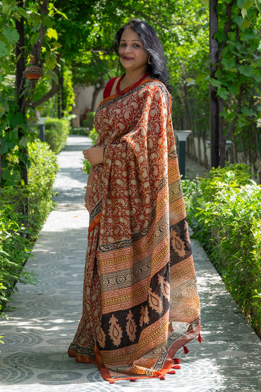 RED-WHITE PAISLEY BLOCK PRINT MAHESHWARI SILK COTTON SARI