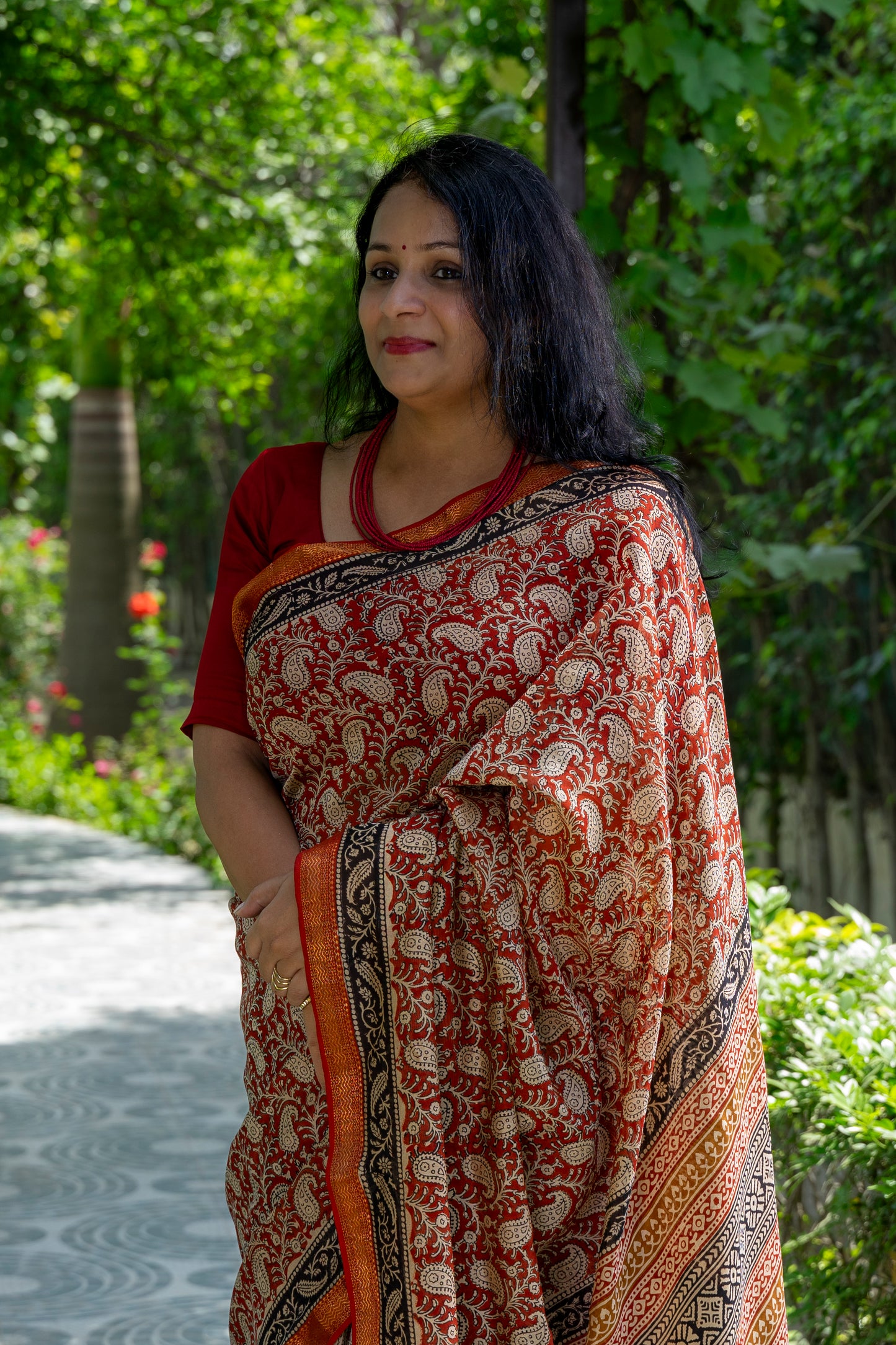 RED-WHITE PAISLEY BLOCK PRINT MAHESHWARI SILK COTTON SARI